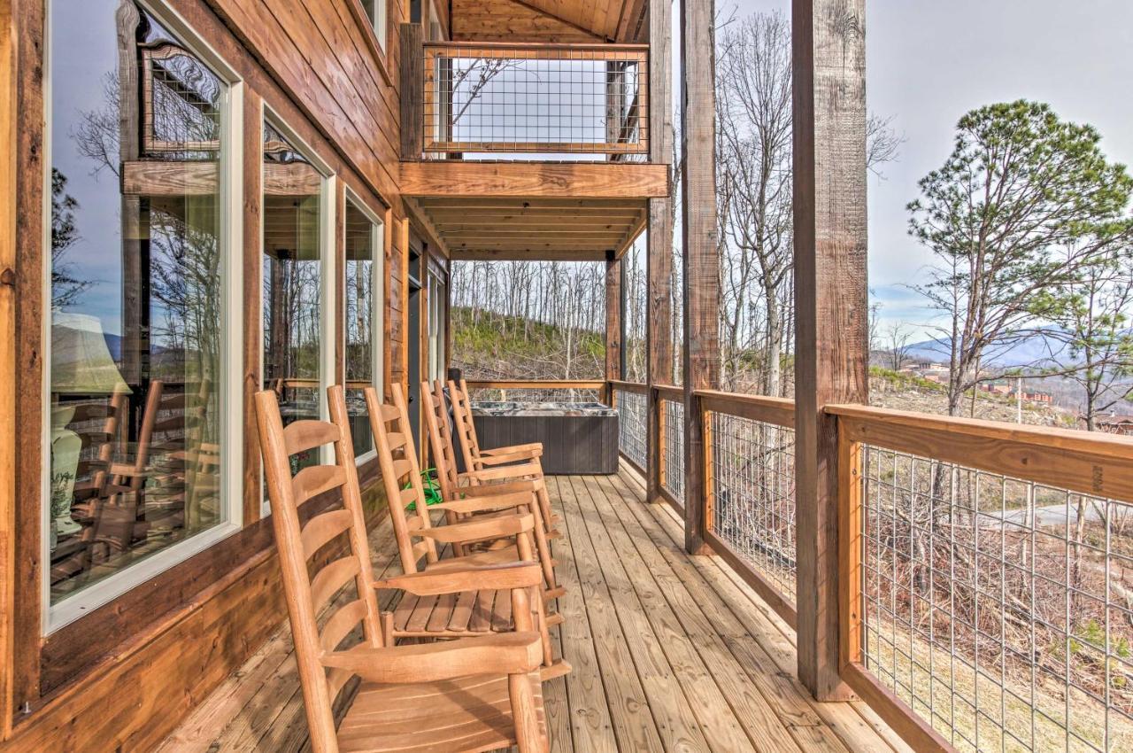 Willa Smoky Mountain Hideaway With Hot Tub, Deck And Views! Gatlinburg Zewnętrze zdjęcie