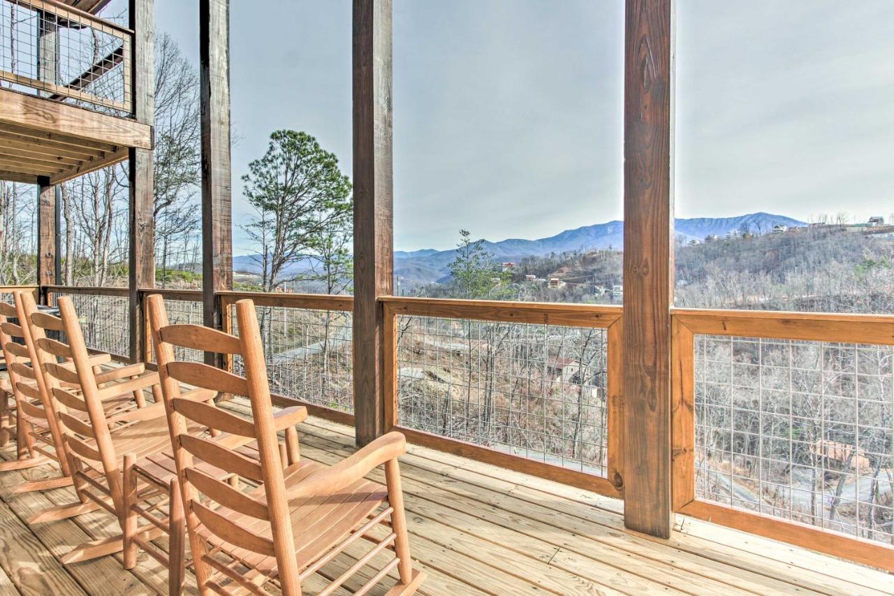 Willa Smoky Mountain Hideaway With Hot Tub, Deck And Views! Gatlinburg Zewnętrze zdjęcie