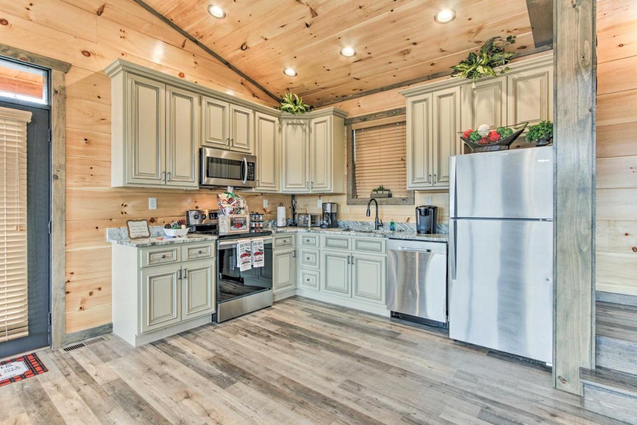 Willa Smoky Mountain Hideaway With Hot Tub, Deck And Views! Gatlinburg Zewnętrze zdjęcie