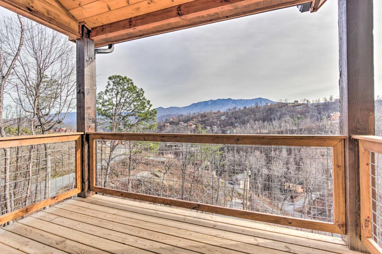 Willa Smoky Mountain Hideaway With Hot Tub, Deck And Views! Gatlinburg Zewnętrze zdjęcie